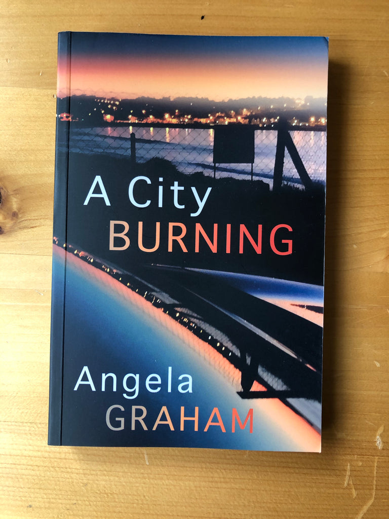 A City Burning, Angela Graham ( paperback, 2020)