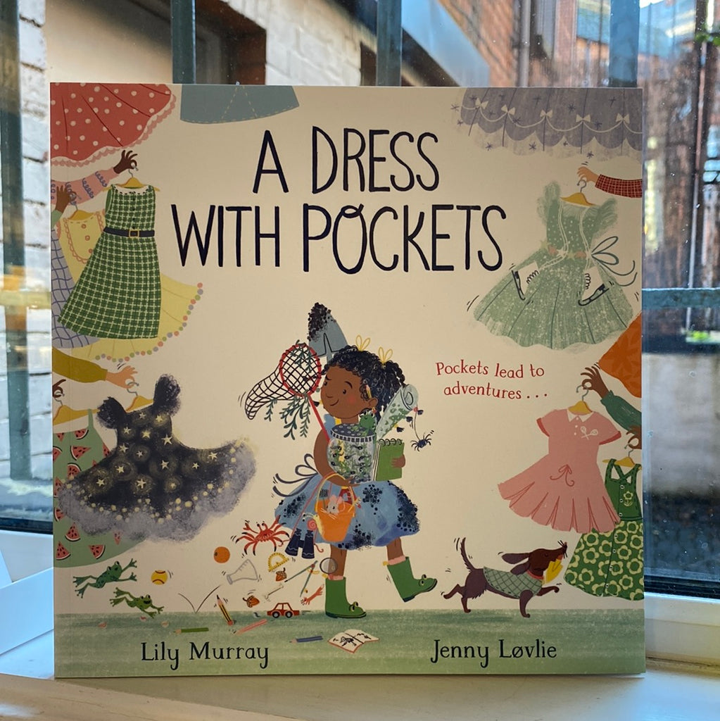 A Dress With Pockets, Lily Murray ( paperback 2023)