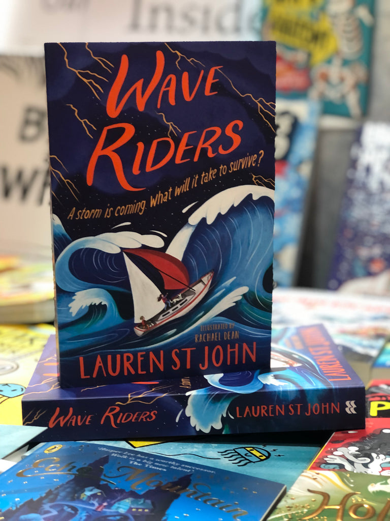 Wave Riders, Lauren St John ( paperback, 10 June 2021)